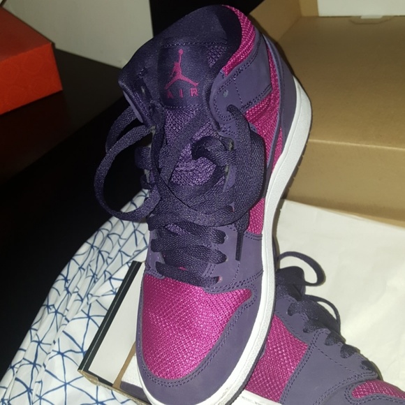 Shoes - Picture 3 of 3